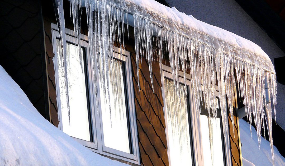 The Benefits and Risks of Replacing a Roof in the Winter